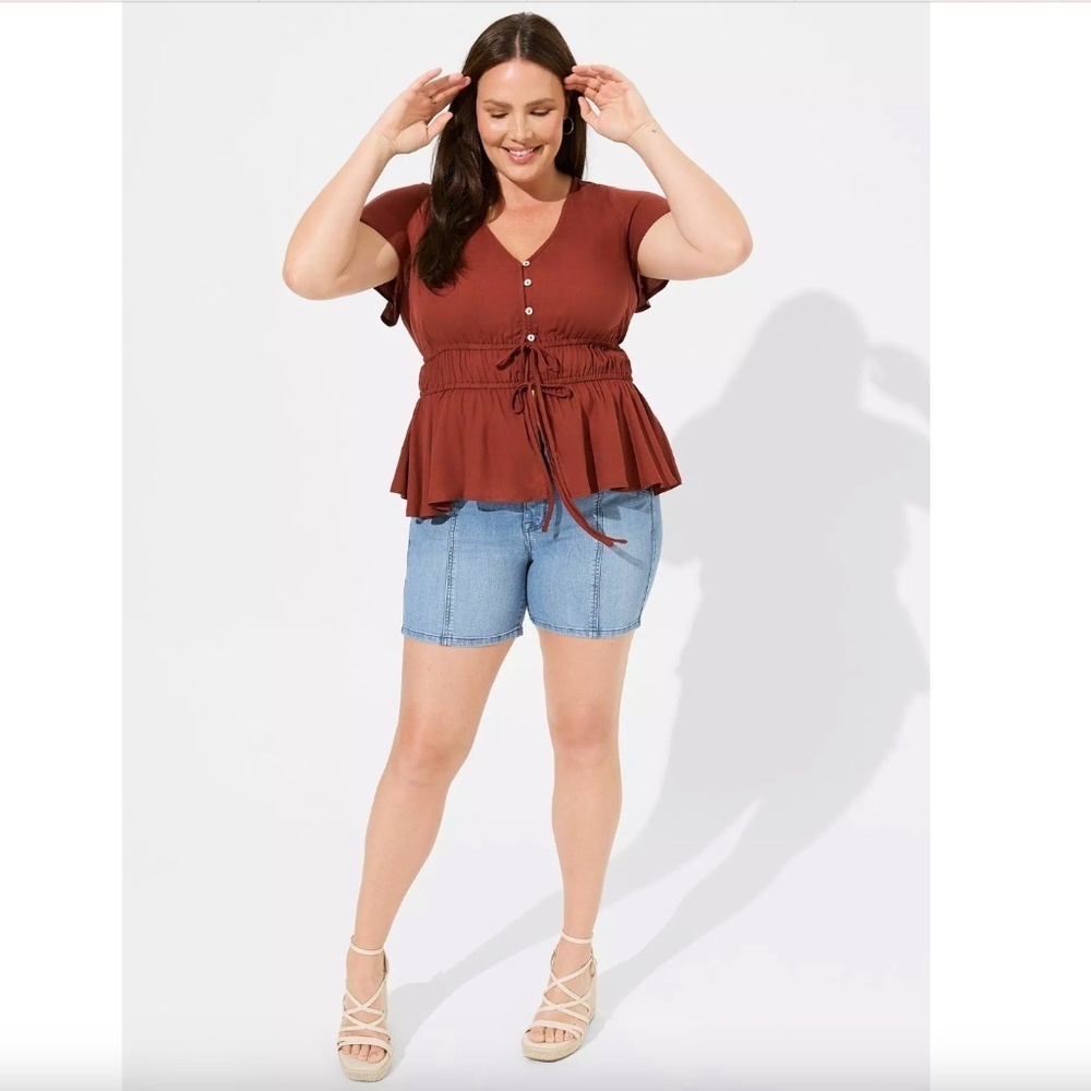 NWT Torrid Gauze Waist Detail Flutter Sleeve Top